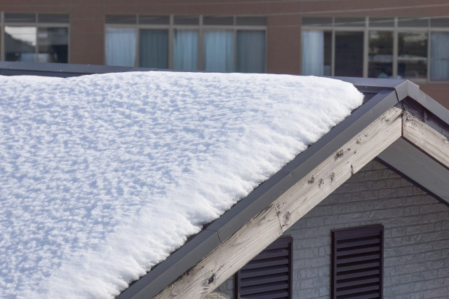 雪に強いおすすめの屋根材とは？長岡のリフォーム工事業者「株式会社番場工業所」がおすすめの屋根材の種類についてご紹介