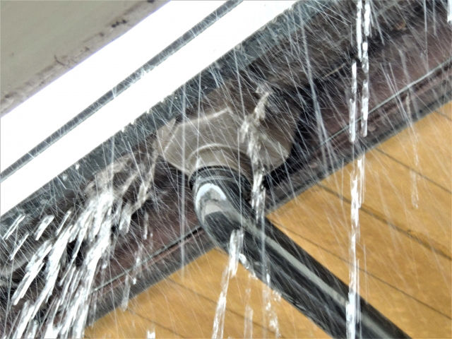 【長岡市の屋根・外壁工事】雨樋の耐用年数